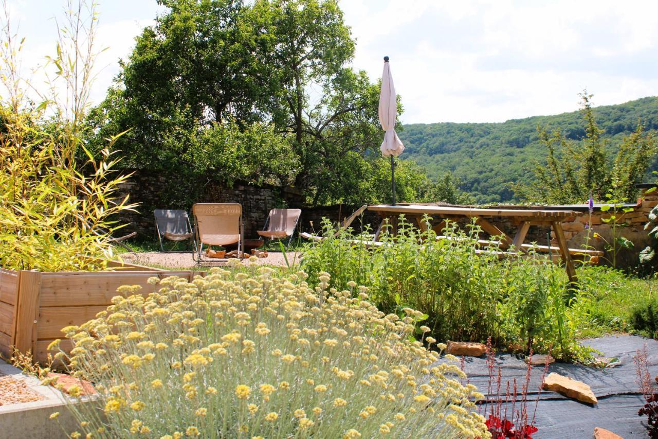 Le Clos Des Pierres Rouges Burgy Exterior foto