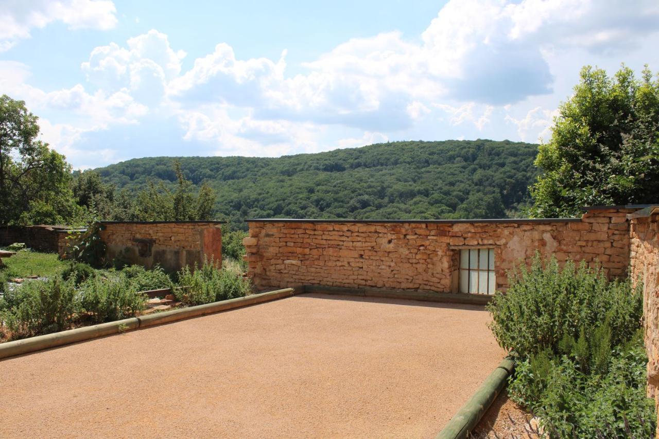 Le Clos Des Pierres Rouges Burgy Exterior foto